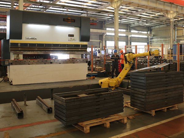 Flexible Bending Cell For Automotive Repair & Maintenance