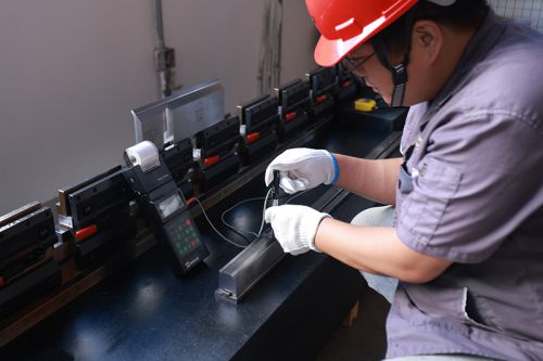Inspection of outsourced and purchased machine parts