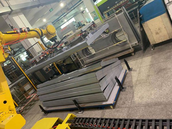 Robotic Bending Cell For Kitchen Equipment Manufacturer