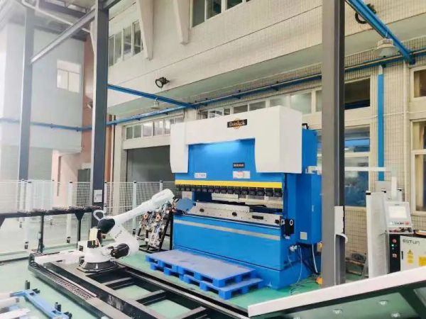 Robotic Bending Cell Used In Switchgear Manufacturing