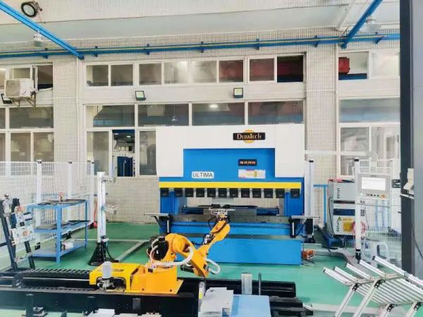 Robotic Bending Cell Used In Switchgear Manufacturing