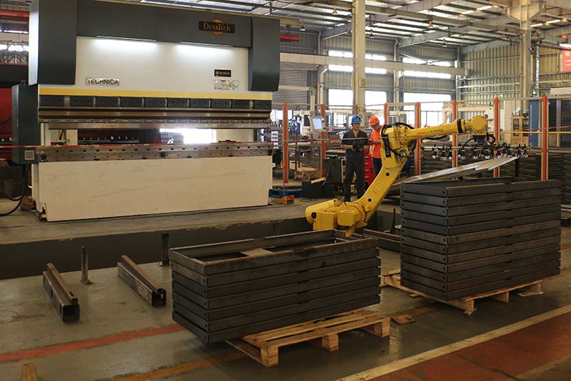 Flexible Bending Cell For Automotive Repair & Maintenance